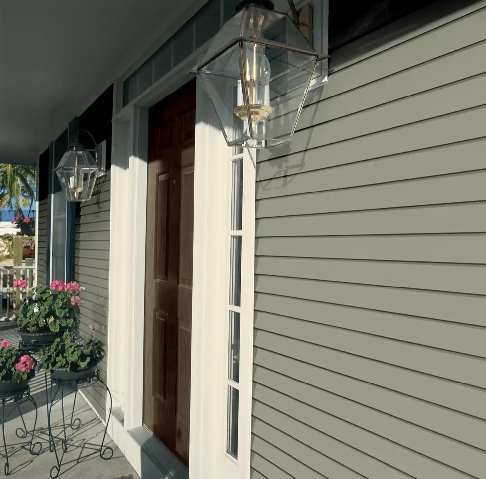 Up close view of Market Square siding on a beautiful front porch.